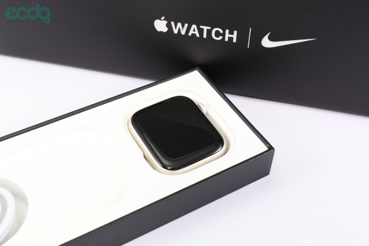 2023年06月20日に一心堂が買取したApple Apple Watch Nike Series7 GPS 45mm スターライトアルミ/スポーツバンド ピュアプラチナム/ブラックNike MKNA3J/Aの画像
